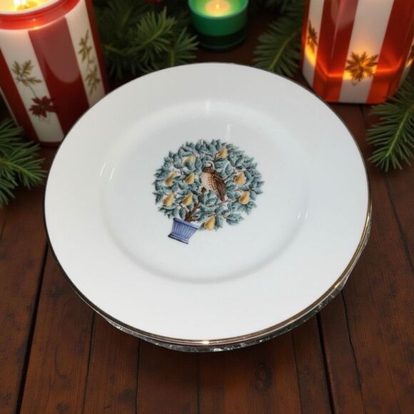 NIB Vintage Avon Twelve Days of Christmas Coffee Mugs & Dessert Plates 14K Rims - Picture 5 of 6